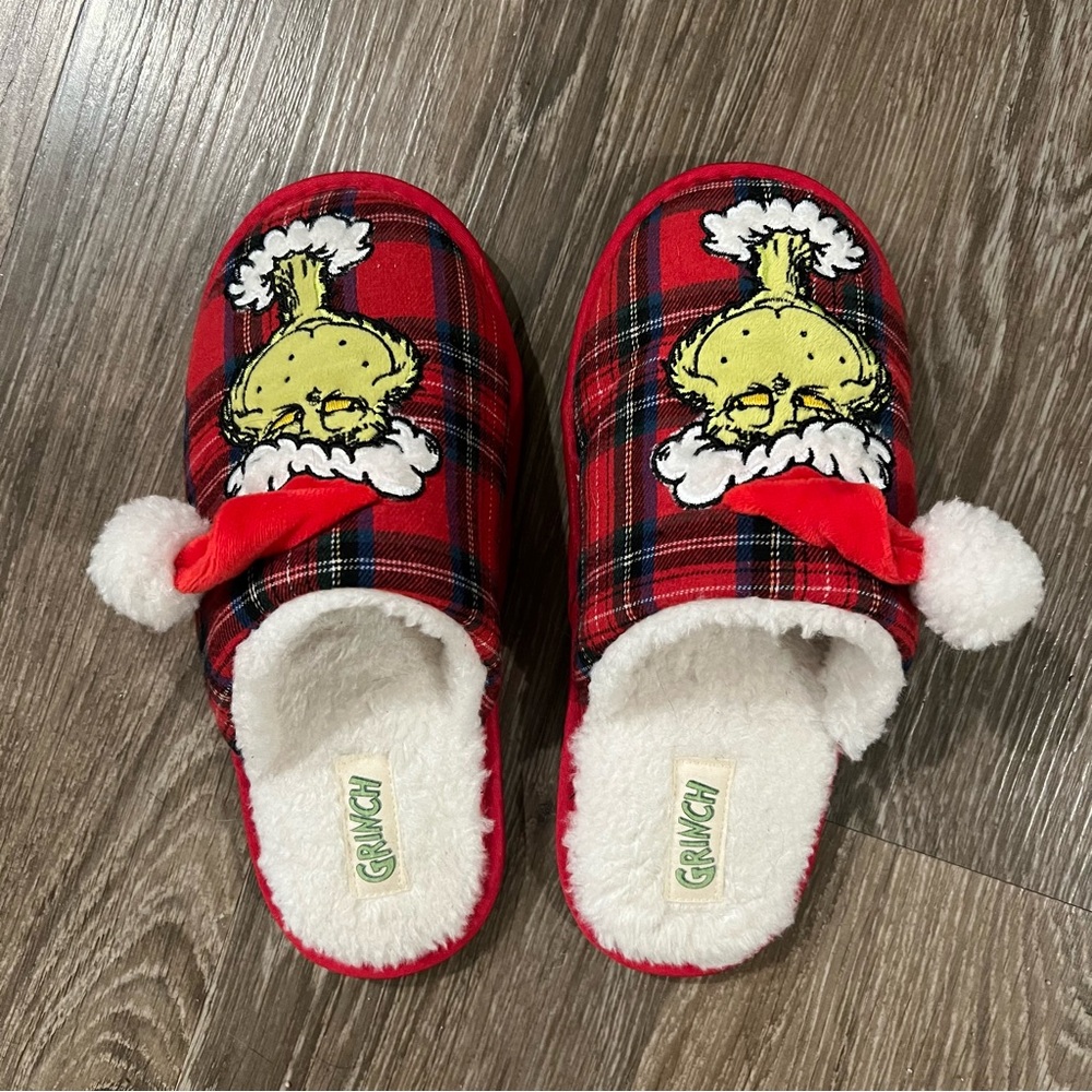 Women’s Red Grinch Plaid Slippers